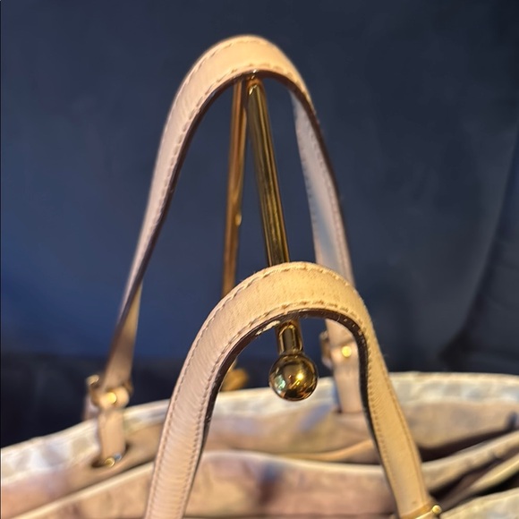Michael Kors Monogram Cream and Tan Tote - Picture 3 of 9